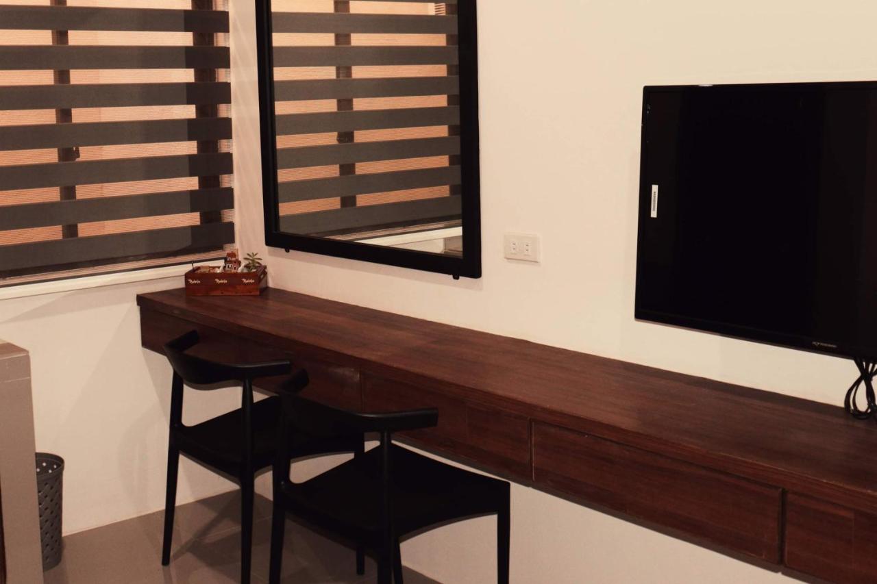 A&E Apartelle Bacolod Exterior photo