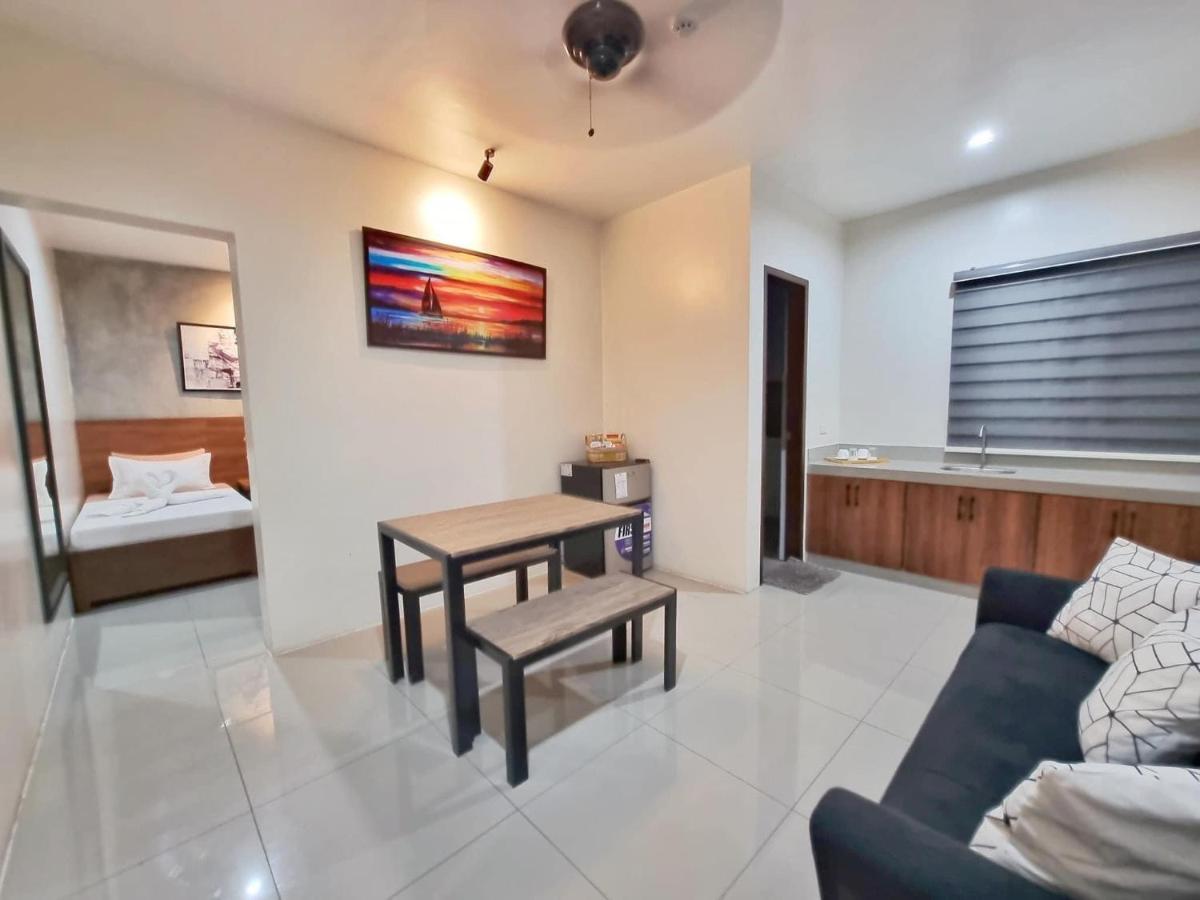 A&E Apartelle Bacolod Exterior photo