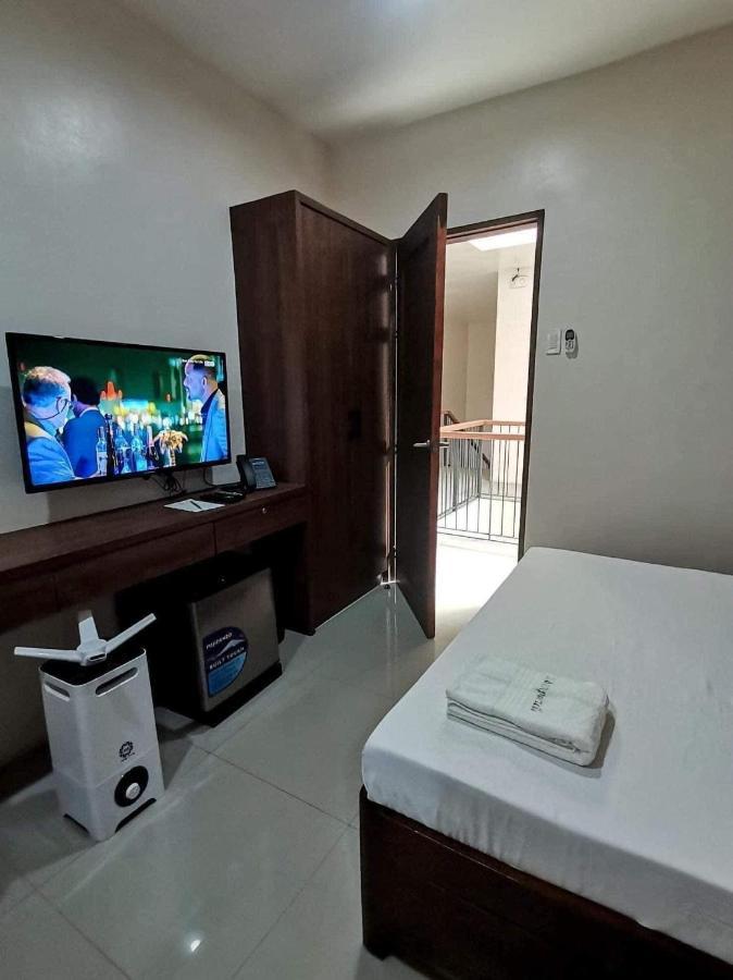 A&E Apartelle Bacolod Exterior photo