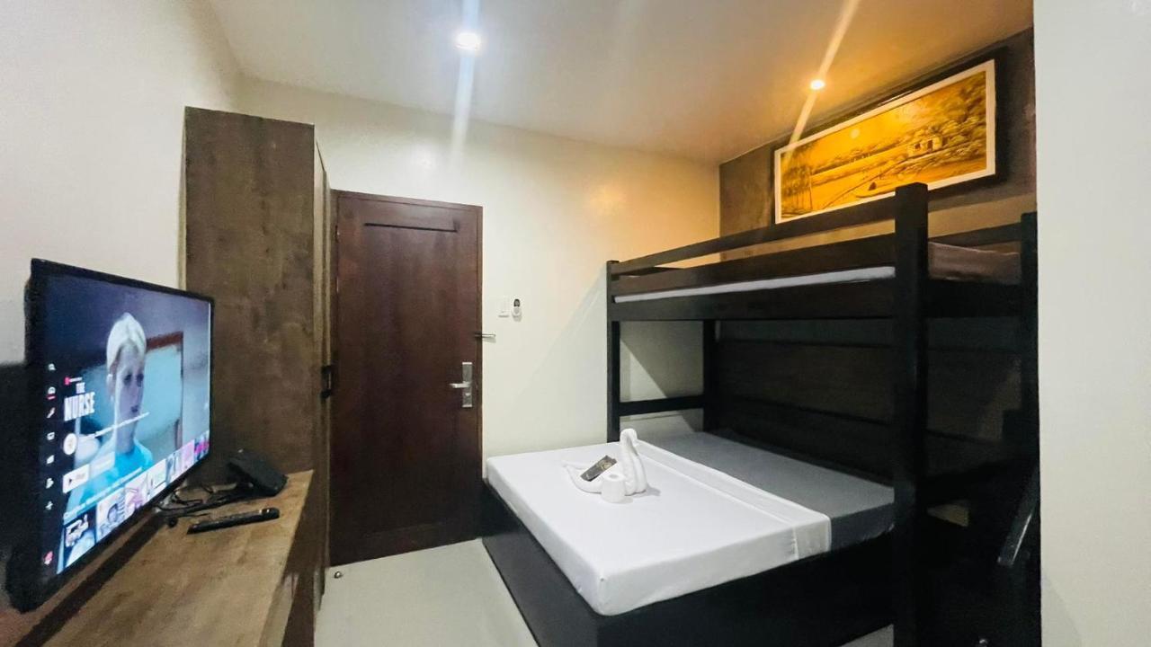 A&E Apartelle Bacolod Exterior photo