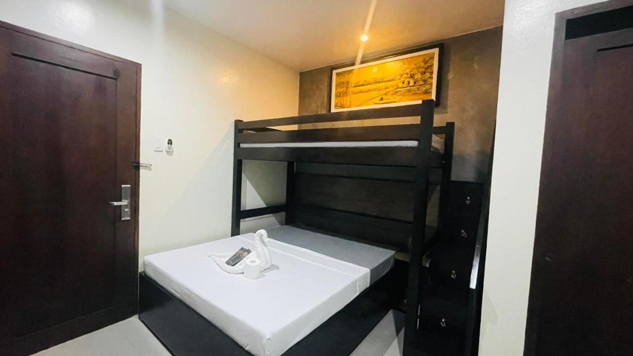 A&E Apartelle Bacolod Exterior photo